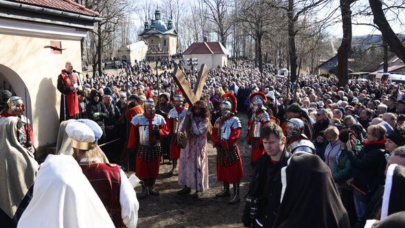 Obilježavanje Velikog petka u Poljskoj - Avaz